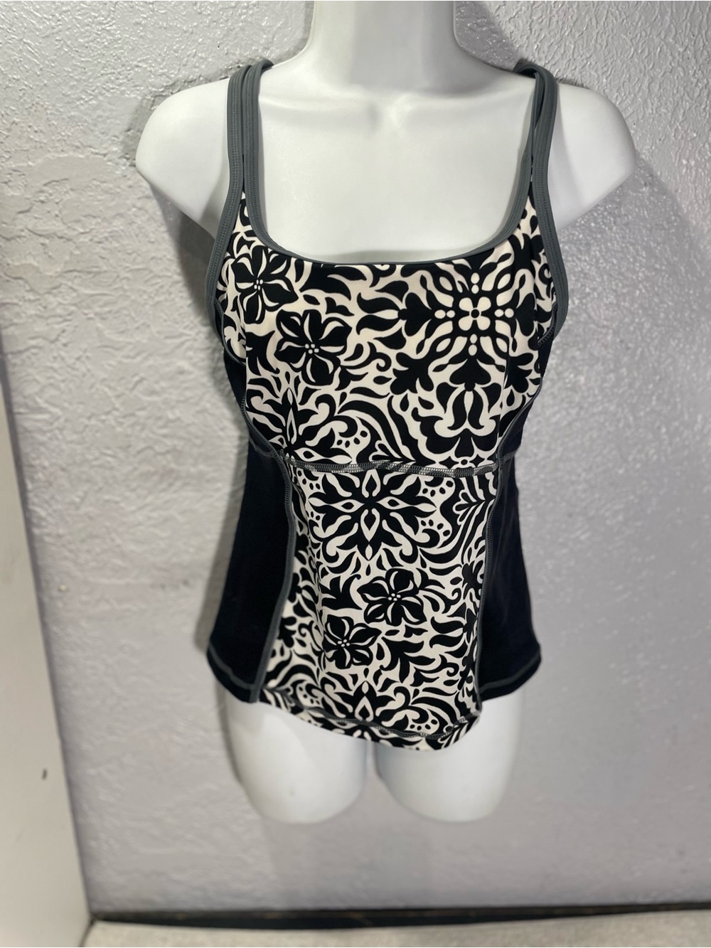 Lands' End Black & White Patterned Women's Swim Tank Top